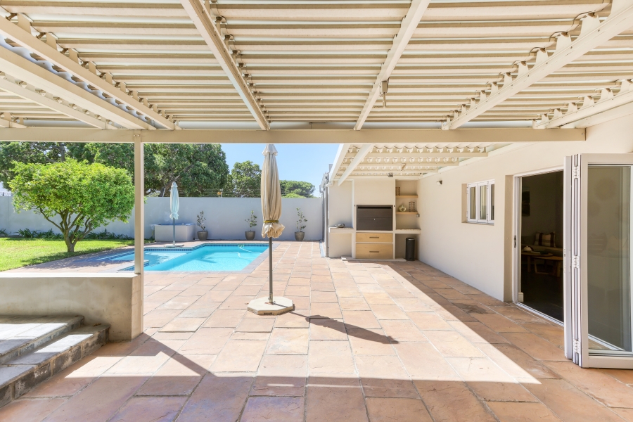 3 Bedroom Property for Sale in Kirstenhof Western Cape